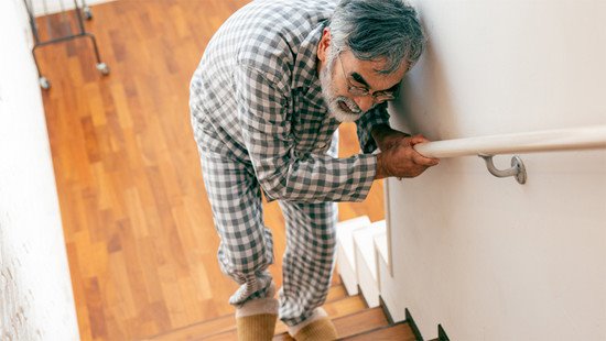 脊柱管狭窄症による腰痛よる間欠性跛行