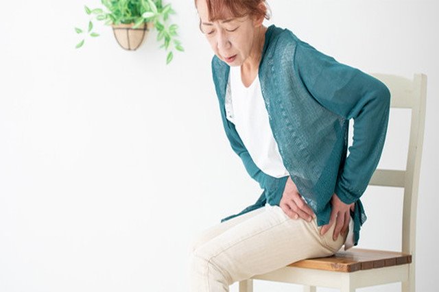 左脚の痺れと寝返りができない腰痛