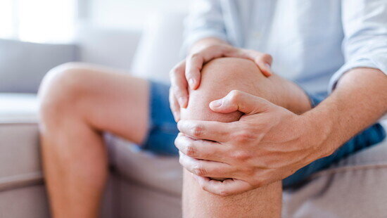 歩くと抜ける感じがする膝痛