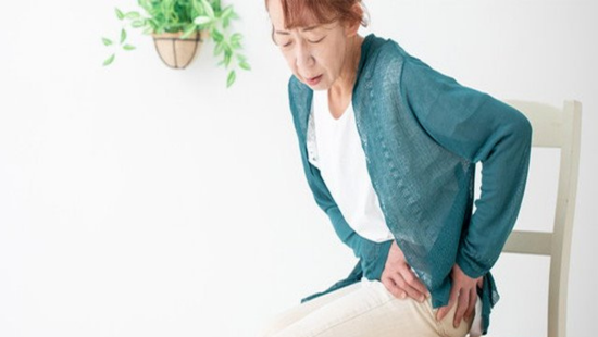 左脚の痺れと寝返りができない腰痛