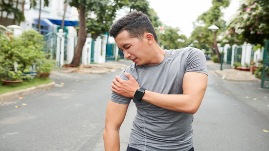 サーフィンを諦めかけた手の痺れ