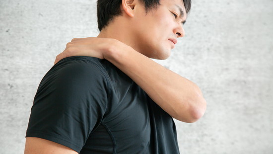 何度も繰り返す首から背中の痛み