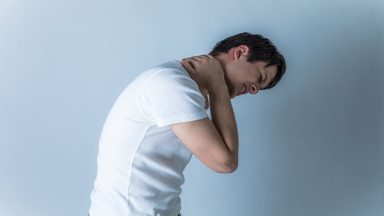 再び現れた首の痛み